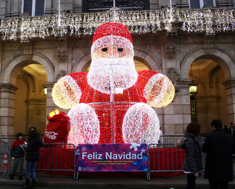 Père Noël illuminé à Madrid.