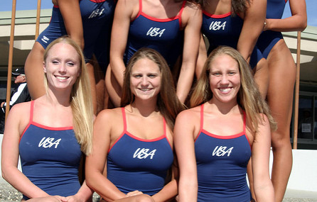 Équipe de natation féminine des USA en maillot de bain une pièce.
