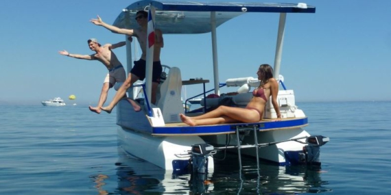Les passagers d'un bateau sans permis loué par la société seaZen.
