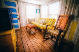 Intérieur de maison en bois.